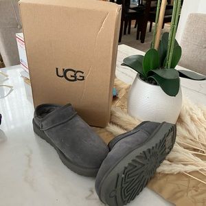 Grey ugg boots